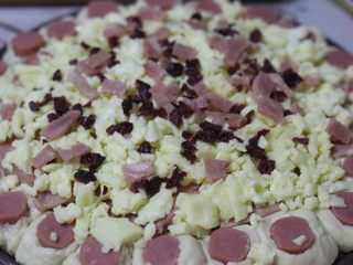 15、土豆培根披萨,可以些火腿碎末，干果碎，都是极好的，「青椒洋葱也是不错的，但我们家小朋友不爱吃」