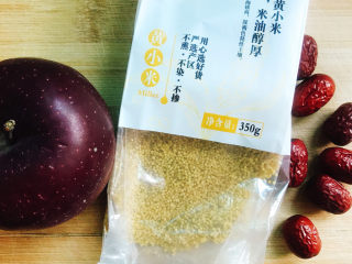 1、小米苹果粥,准备好材料