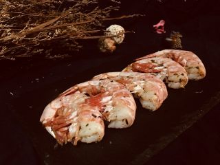 13、盐烤阿根廷大虾,随后出炉。好吃。
