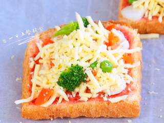 5、吐司披萨,多多的芝士。