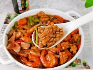 18、麻辣虾尾,无需过多调味，麻辣鲜香。