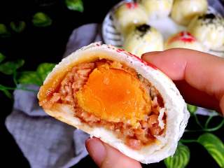 23、咸蛋黄鲜肉月饼,完成