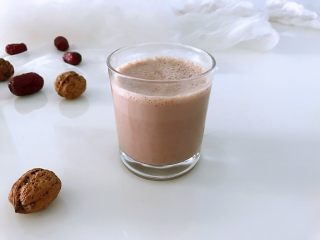 7、黑豆豆浆,也可以一次性多打些，装在杯子中，上班的时候喝或都带给同事分享。