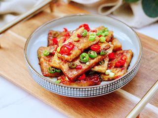 17、照烧北豆腐,酸甜香鲜的照烧北豆腐出锅咯，好吃到爆，每次一盘不够吃。