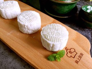 16、红豆沙冰皮月饼,完成