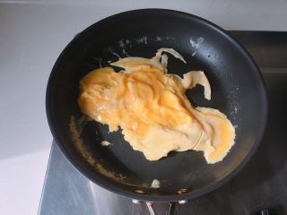 11、快手健康早餐,反复两次，大部分蛋液已凝固