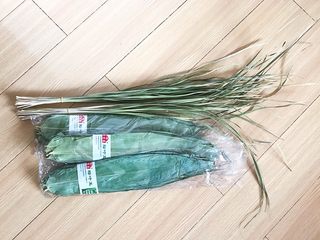 1、北方传统粽子,粽子叶和马莲