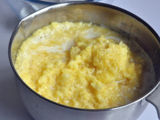 3、凤梨酥,这是处理完后的效果，特意保留了一些小的果肉颗粒。