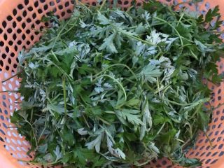 2、清明圆子，浙江美食,沥水