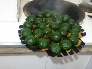 9、清明圆子，浙江美食,蒸十五分钟，出锅