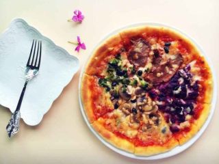 10、意式四季披萨,趁热吃是最好的呦。