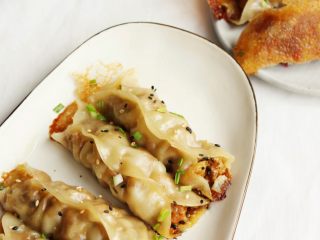 19、咖喱黑松露菌菇锅贴（含皮冻制作方法）,好看的冰花底部