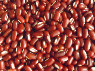 2、红豆粽子,准备好赤小豆