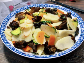 28、木耳炒山药,成品