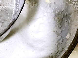 8、手作姜饼 冬至补阳去湿,筛入面粉肉桂粉姜粉红糖液