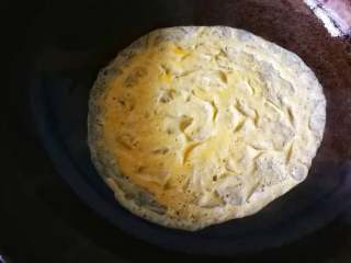 4、糖果式紫菜包饭,平底锅煎成鸡蛋饼