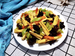 22、青椒炒腐竹➕岂有黄鹂历翠微,成品