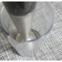 2、芝麻汤圆,搅拌捧低速搅拌成芝麻粉。