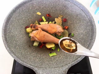 11、蜜汁鸡腿,加入蜂蜜