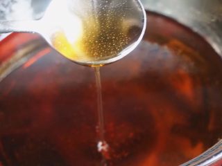 8、自制转化糖浆---月饼必备！,颜色大概这样就可以 稍微再深一点儿也是可以的