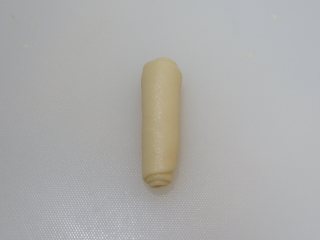 6、蜜红豆酥皮月饼（不用醒面，不用出膜）,卷起来，依次做好
