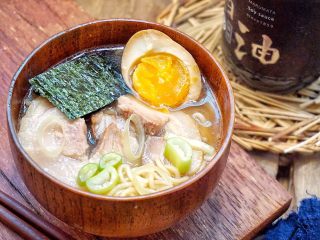 29、日式叉烧拉面配溏心蛋,完成