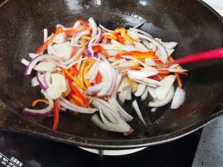 12、干锅茶树菇,快速翻炒均匀