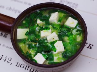 15、虾皮翡翠白玉羹,清新养眼又好喝。