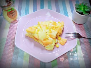 14、蜜瓜蔬果披萨,一张漂亮香甜可口的蜜瓜蔬果大披萨就上桌了！