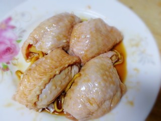 14、糯米蒸鸡翅,全部塞好。