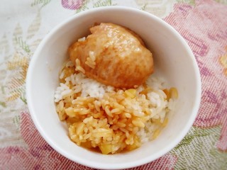 18、糯米蒸鸡翅,底下的糯米吸了酱汁超香。