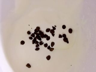 10、雪糕????????????……炎炎夏日带来阵阵清爽,一半倒入红豆