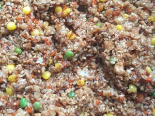 16、糯米烧卖,一直炒到糯米把汤汁都吸收了为止