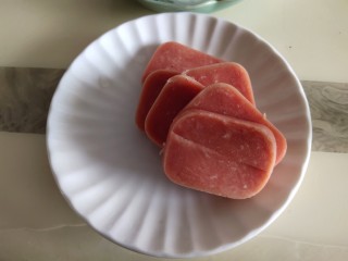 5、家常韩式部队锅,火腿切片