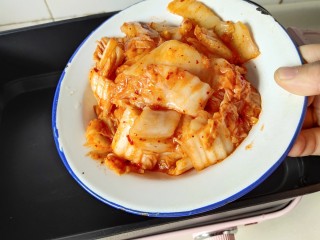 6、家常韩式部队锅,锅里放辣白菜