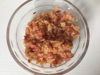 6、美味早餐之日式蛋包饭,盛出备用