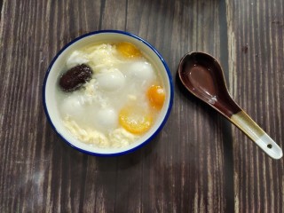 9、金桔米酒汤圆酿,盛入碗中~