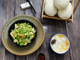 12、金桔米酒汤圆酿,配上馒头，锅塌鸡蛋，完美的中式早餐
