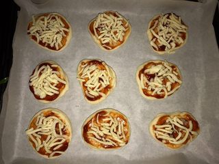 11、披萨包,加入马苏里拉芝士