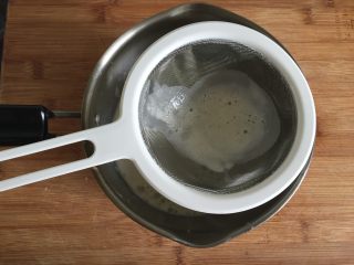 6、原味泡芙（卡仕达酱版）,6.然后过筛，这样口感会细腻一些；