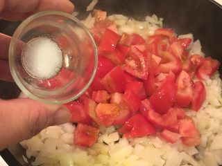 15、普罗旺斯风味番茄烩大虾,加盐