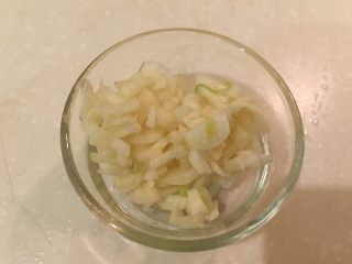 18、普罗旺斯风味番茄烩大虾,切碎