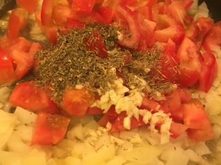 21、普罗旺斯风味番茄烩大虾,再加罗勒，拌炒均匀