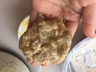 5、至珍全虾堡,再裹上一层鸡蛋液
