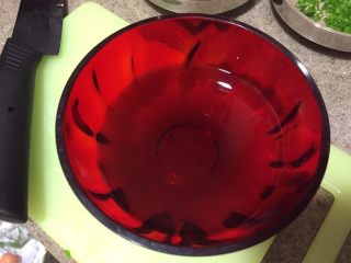 4、亲子饭,取100ml稀释后的高汤，加酱油和味琳，调成酱汁。