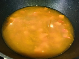 9、西红柿豆腐汤,加入清水