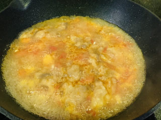 14、西红柿豆腐汤,搅拌均匀调料，就可以出锅了