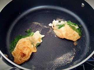 13、口袋饼抱照烧肉,顺便煎两个鸡蛋。