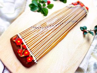 18、古筝情韵,美味与颜值并存的古筝饼干做好了，是不是有点不忍心吃了，哈哈。