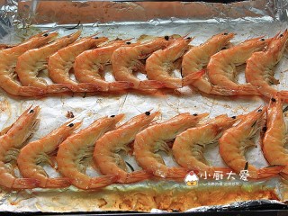 10、过年菜---香烤大虾,在13分钟的时候，取出
